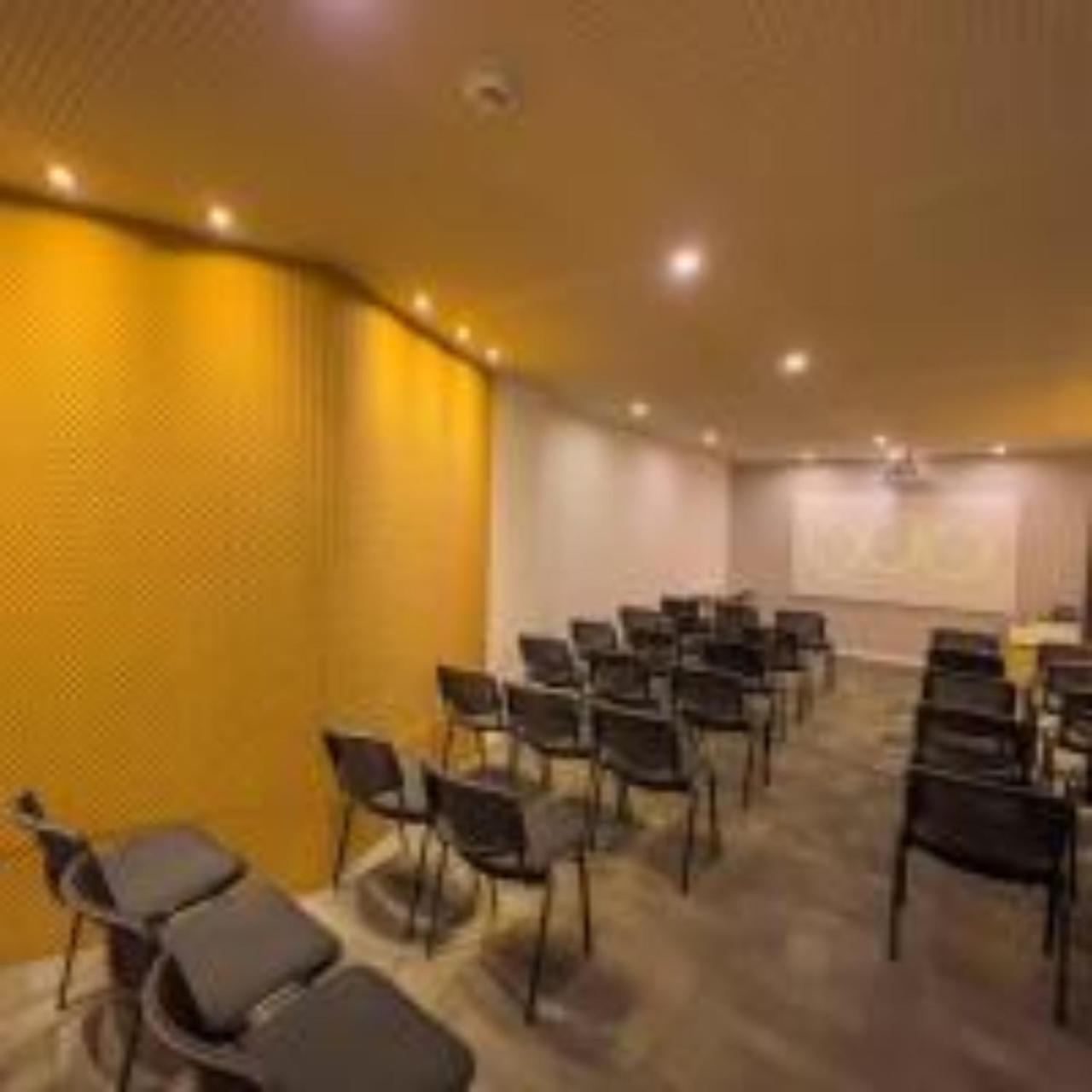 Quo Quality Hotel Manizales Eksteriør bilde The interior of the lecture room