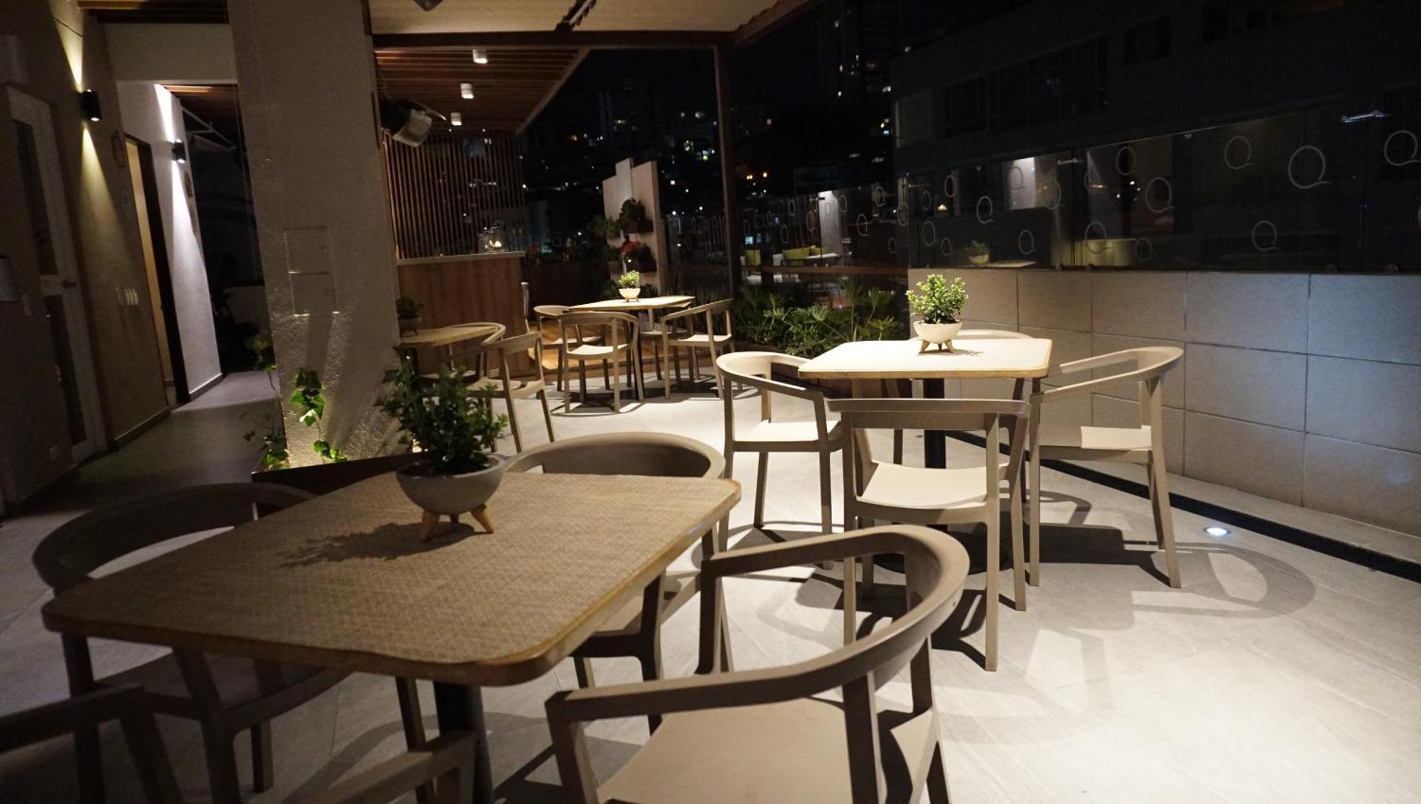 Quo Quality Hotel Manizales Eksteriør bilde The interior of the restaurant