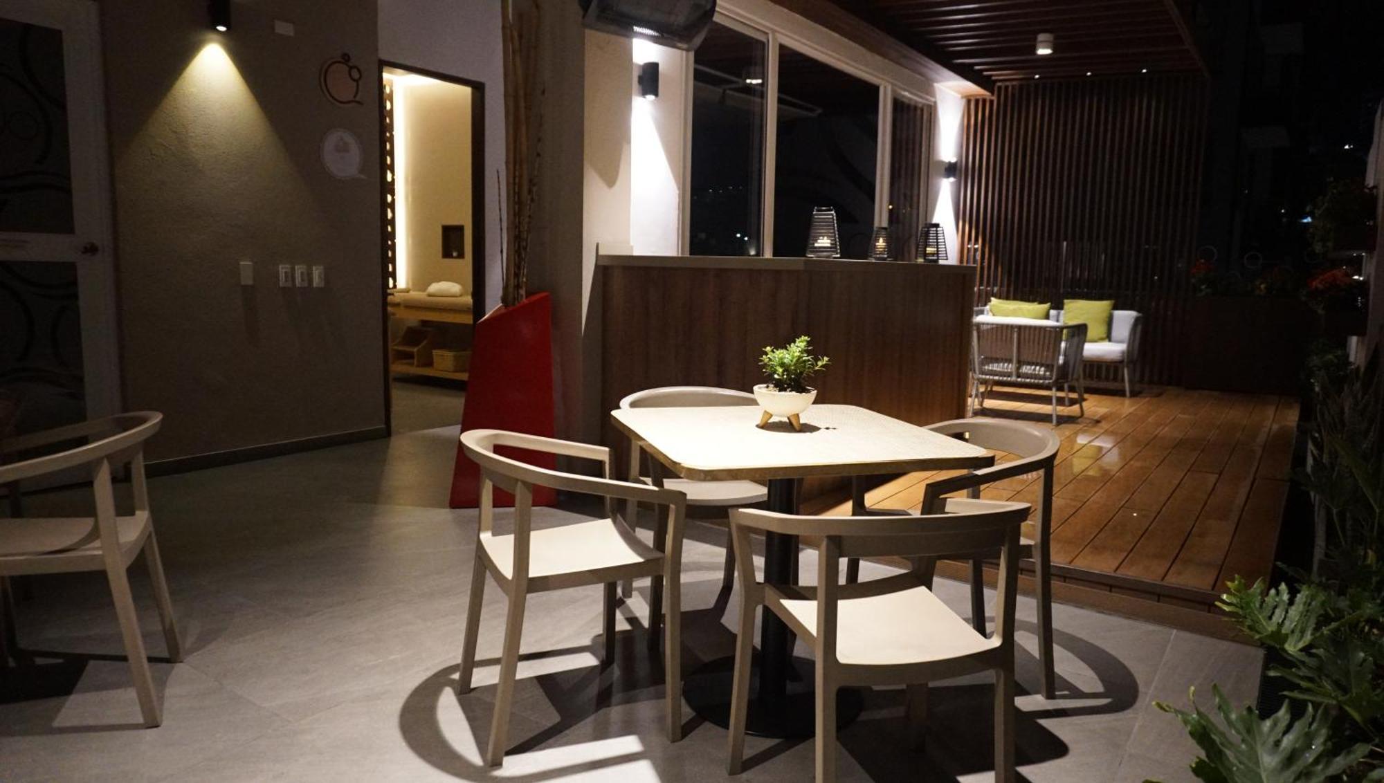 Quo Quality Hotel Manizales Eksteriør bilde A dining room