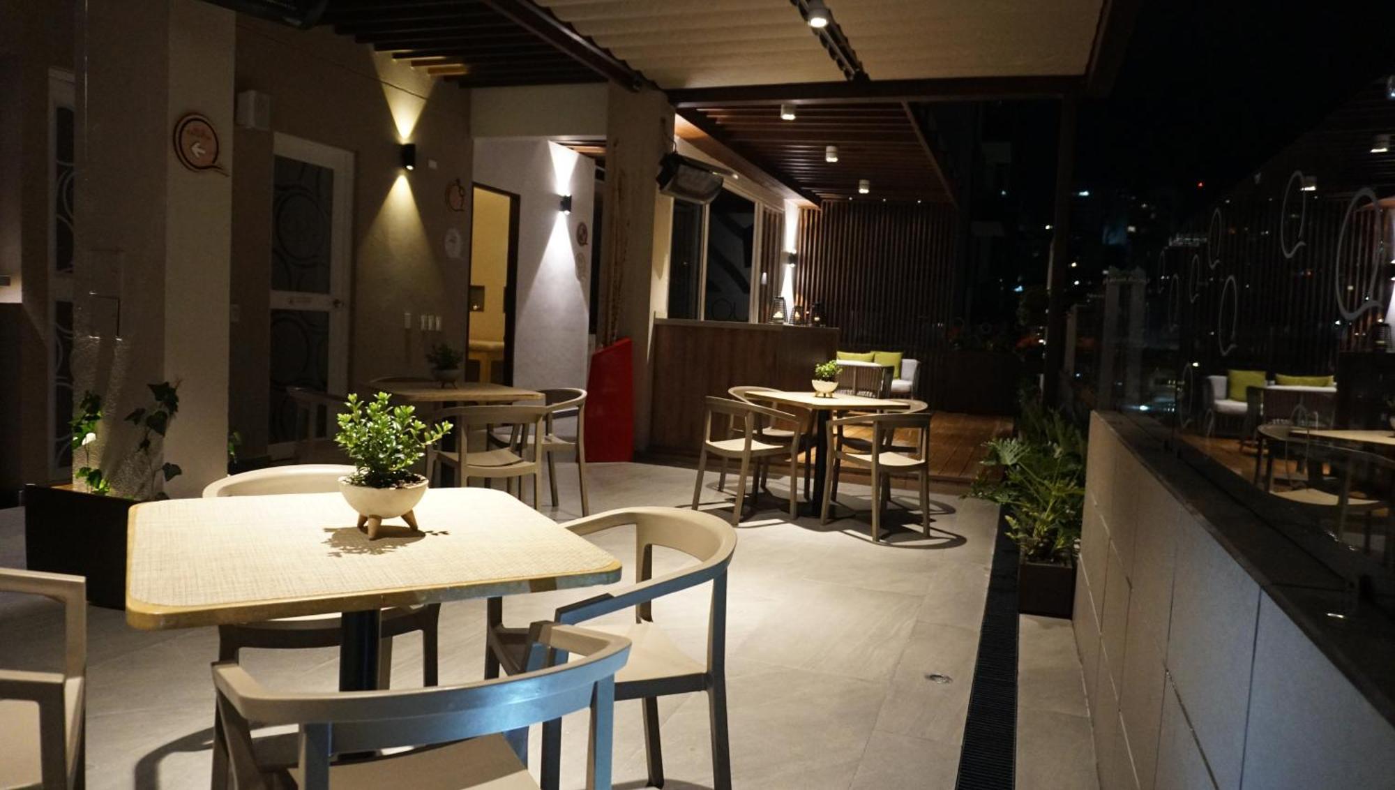 Quo Quality Hotel Manizales Eksteriør bilde The interior of the restaurant