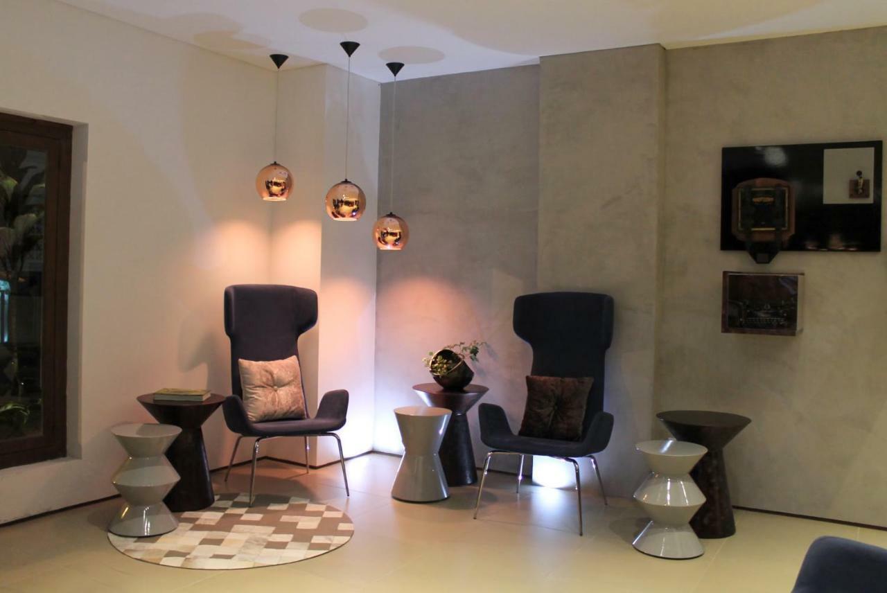 Quo Quality Hotel Manizales Eksteriør bilde Interior of the showroom